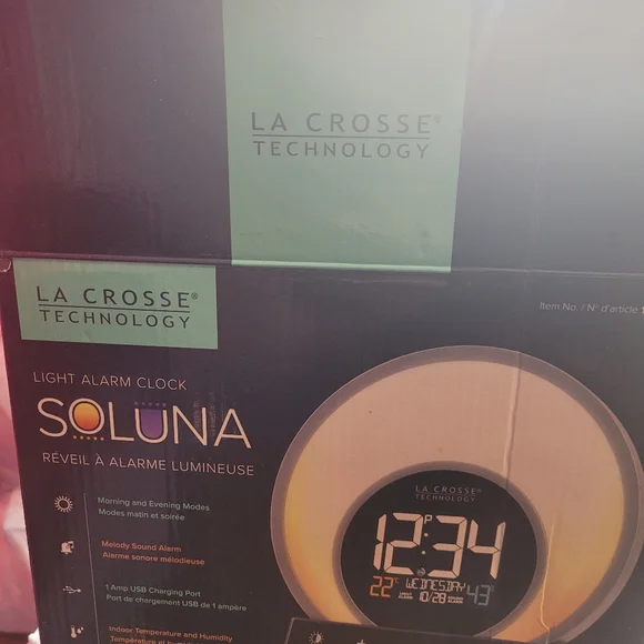 Alarm clock - Picture 1 of 2